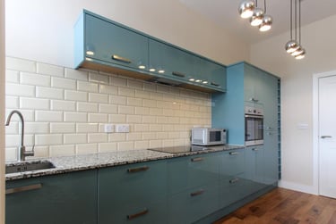 2 bed house, Howard Gardens, Adamstown, Cardiff, CF240EF - Image 4